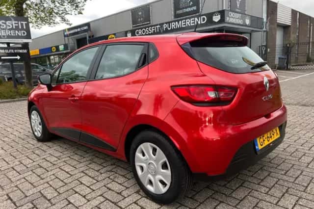 Renault Clio (2015) thumbnail 4