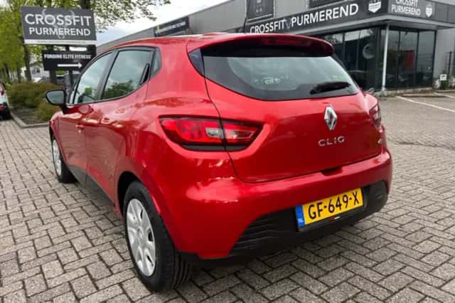 Renault Clio (2015) thumbnail 5