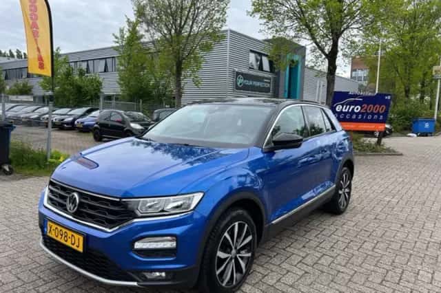 Volkswagen T-Roc (2019) thumbnail 1