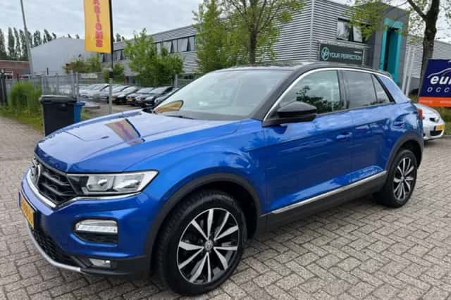 Volkswagen T-Roc (2019) thumbnail 2