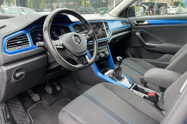 Volkswagen T-Roc (2019) thumbnail 5