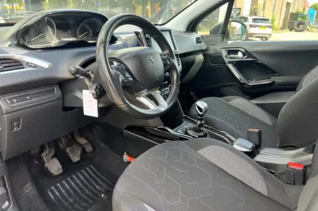 Peugeot 2008 (2019) thumbnail 5