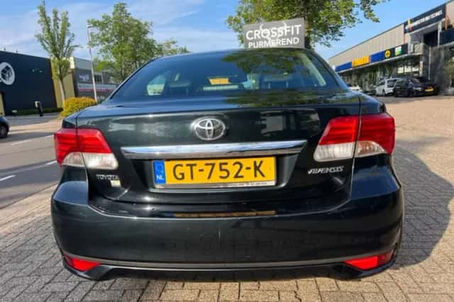 Toyota Avensis (2012) thumbnail 6