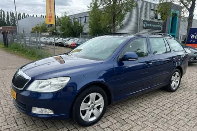 Škoda Octavia (2011) thumbnail 2