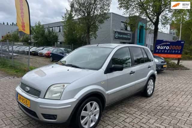 Ford Fusion (2005) thumbnail 1