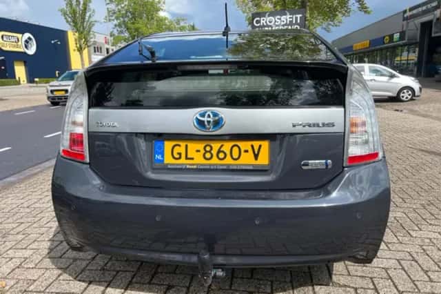 Toyota Prius (2015) thumbnail 6