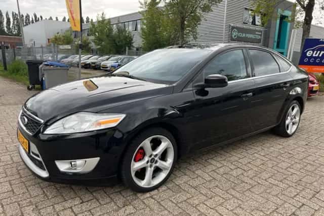 Ford Mondeo (2010) thumbnail 2