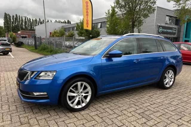 Škoda Octavia (2017) thumbnail 2
