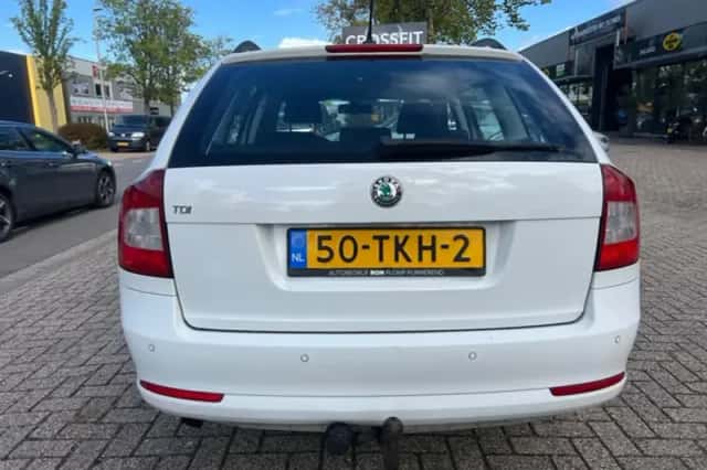 Škoda Octavia (2012) thumbnail 5
