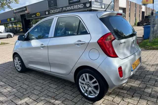 Kia Picanto (2013) thumbnail 4