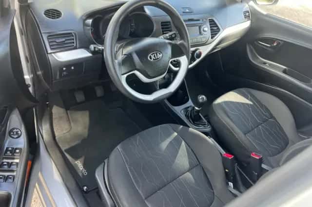 Kia Picanto (2013) thumbnail 5