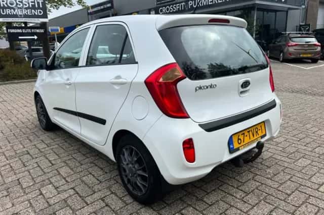 Kia Picanto (2012) thumbnail 5