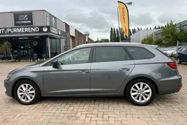 SEAT Leon (2017) thumbnail 3