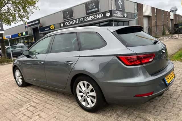 SEAT Leon (2017) thumbnail 4