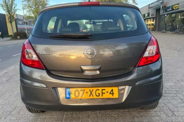 Opel Corsa (2012) thumbnail 5