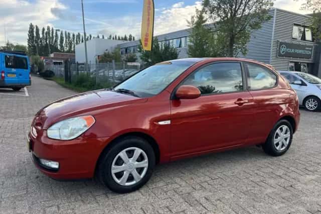 Hyundai Accent (2007) thumbnail 2