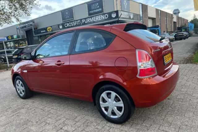 Hyundai Accent (2007) thumbnail 4