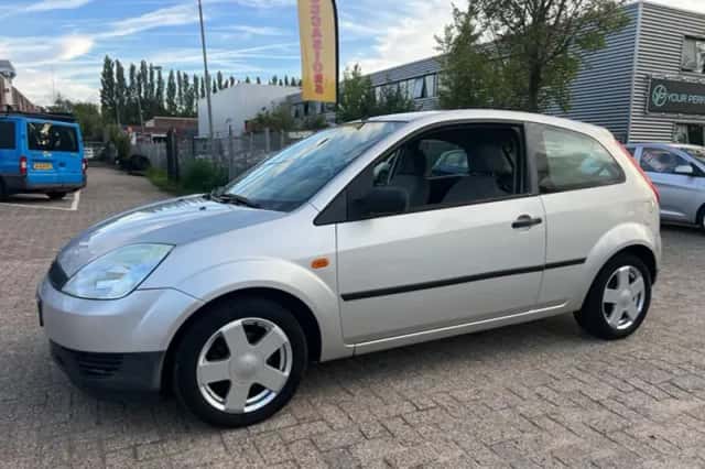 Ford Fiesta (2003) thumbnail 2