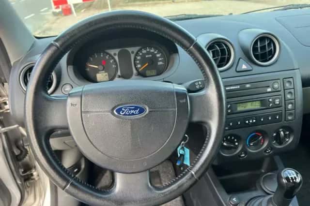 Ford Fiesta (2003) thumbnail 6
