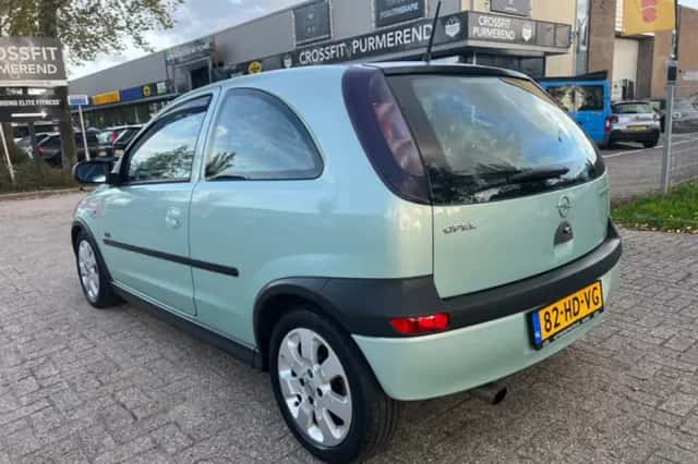 Opel Corsa (2001) thumbnail 4