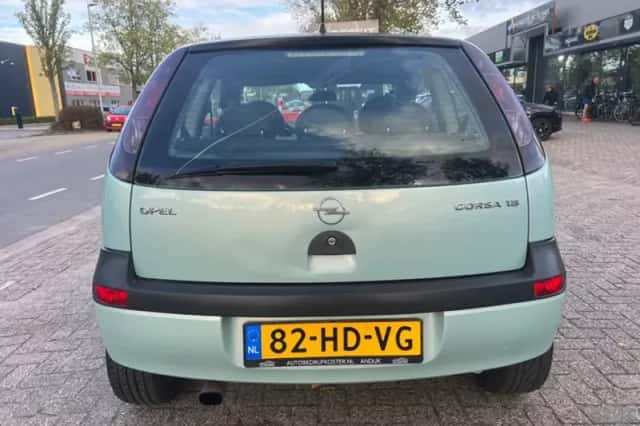 Opel Corsa (2001) thumbnail 5