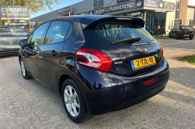 Peugeot 208 (2014) thumbnail 4