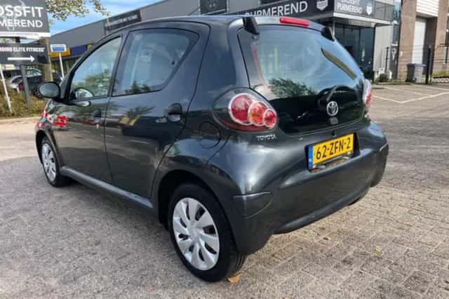 Toyota Aygo (2012) thumbnail 5