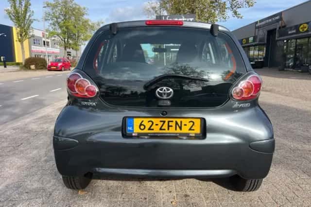 Toyota Aygo (2012) thumbnail 6