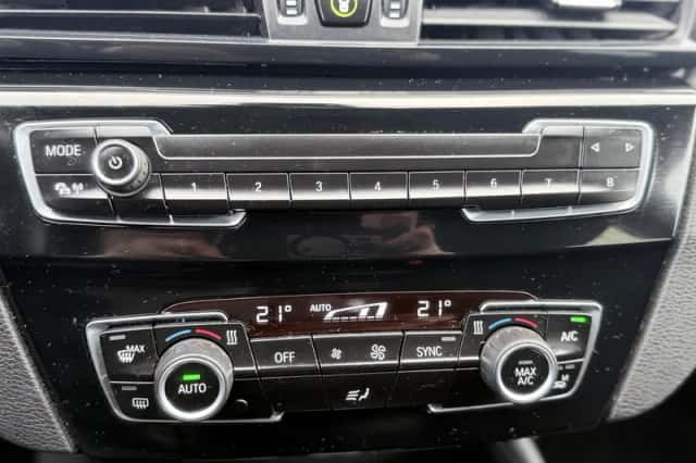 BMW X1 (2019) thumbnail 6