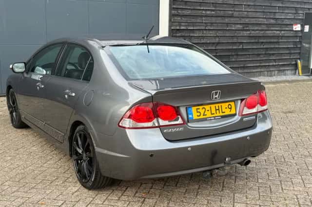 Honda Civic (2010) thumbnail 4