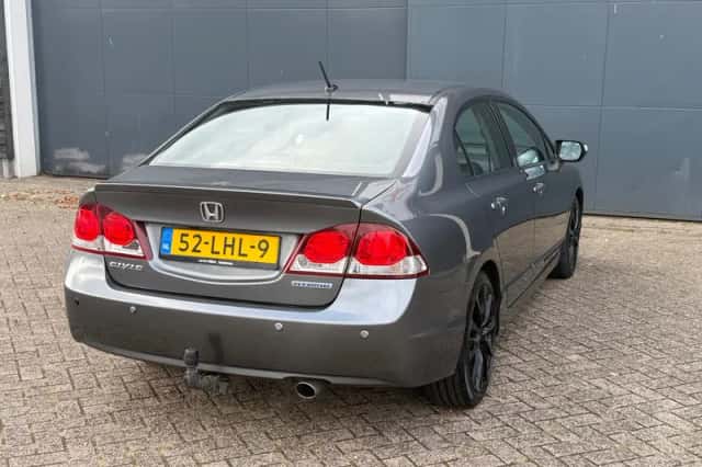 Honda Civic (2010) thumbnail 5