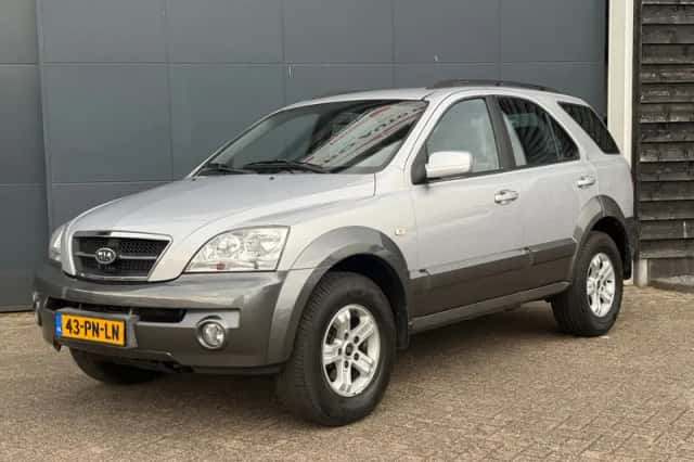 Kia Sorento (2004) thumbnail 2