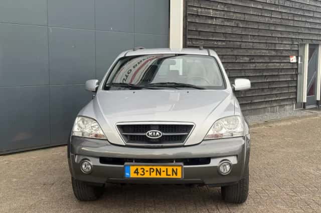 Kia Sorento (2004) thumbnail 3