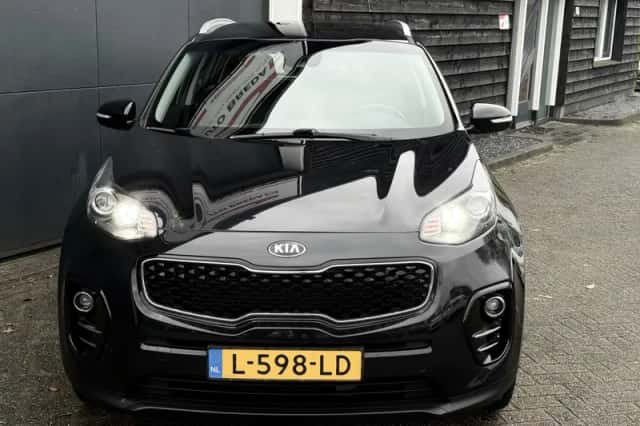 Kia Sportage (2017) thumbnail 3