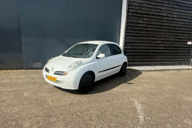 Nissan Micra (2003) thumbnail 2