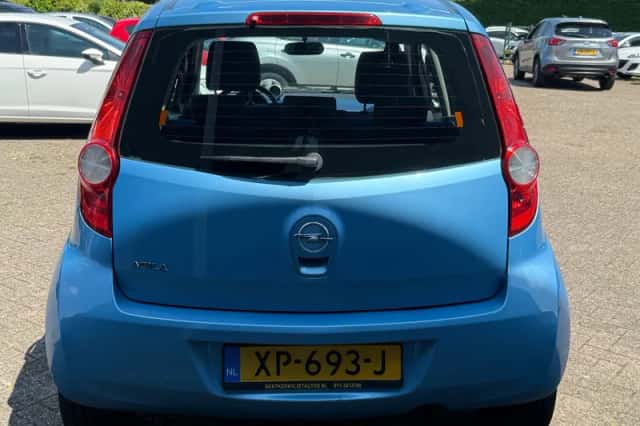 Opel Agila (2009) thumbnail 4