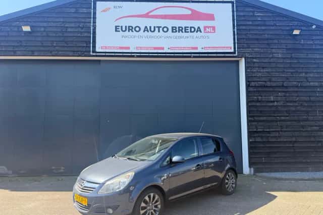 Opel Corsa (2010) thumbnail 1