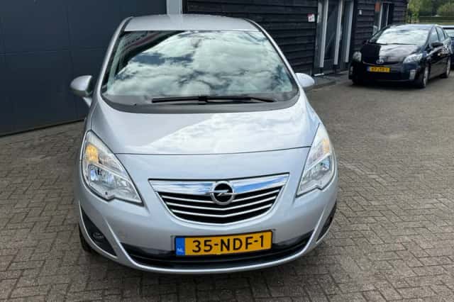 Opel Meriva (2010) thumbnail 6