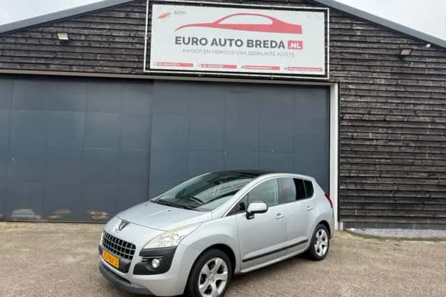 Peugeot 3008 (2011) thumbnail 1
