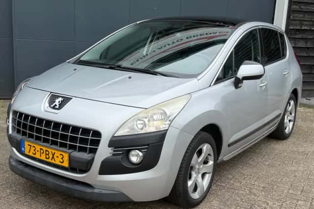 Peugeot 3008 (2011) thumbnail 2
