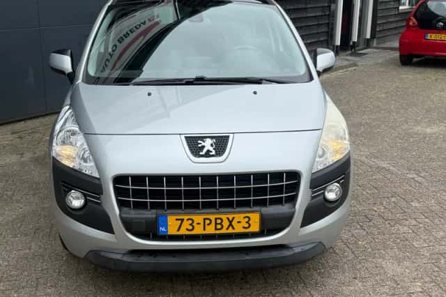 Peugeot 3008 (2011) thumbnail 6