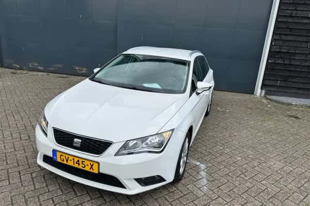 SEAT Leon (2015) thumbnail 2