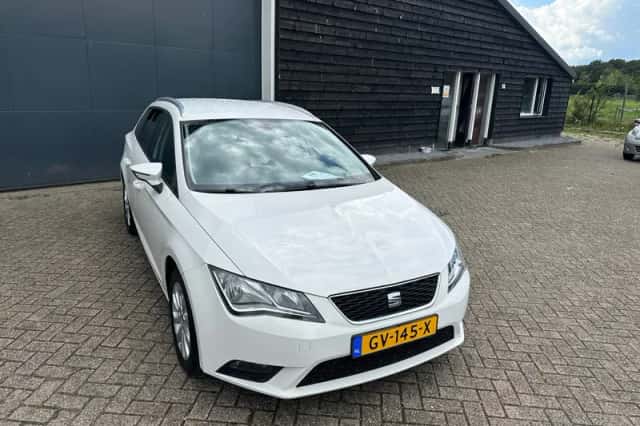 SEAT Leon (2015) thumbnail 5