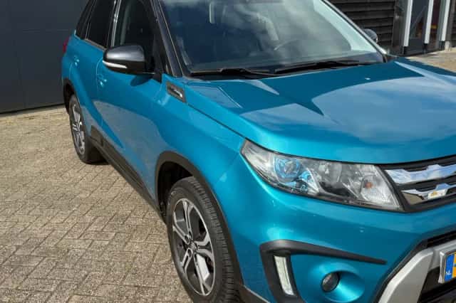 Suzuki Vitara (2015) thumbnail 2