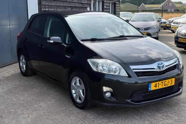 Toyota Auris (2012) thumbnail 5