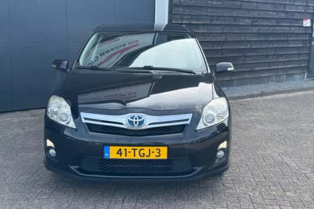 Toyota Auris (2012) thumbnail 6