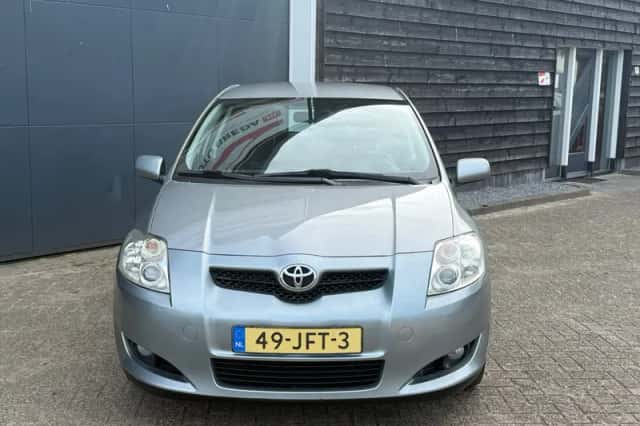 Toyota Auris (2009) thumbnail 6