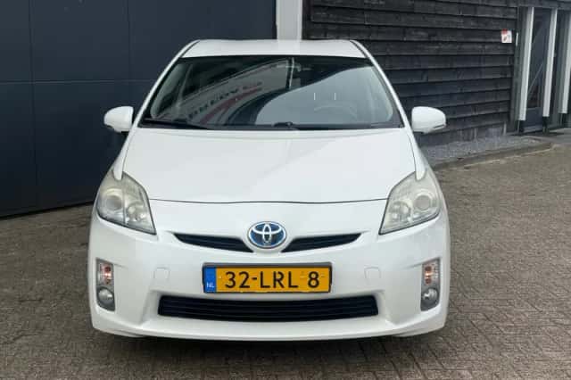 Toyota Prius (2010) thumbnail 6