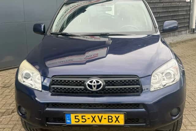 Toyota RAV4 (2007) thumbnail 4