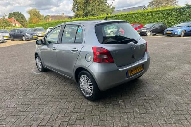 Toyota Yaris (2006) thumbnail 6